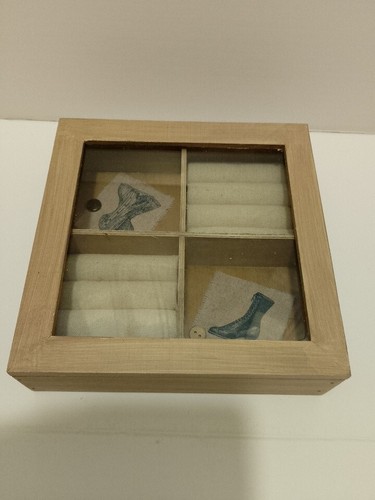 Paris wooden jewellery display - paris,