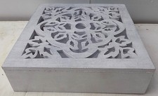 Portagioie in legno traforato